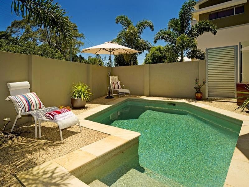 1/30 Poinsettia Avenue, Runaway Bay QLD 4216