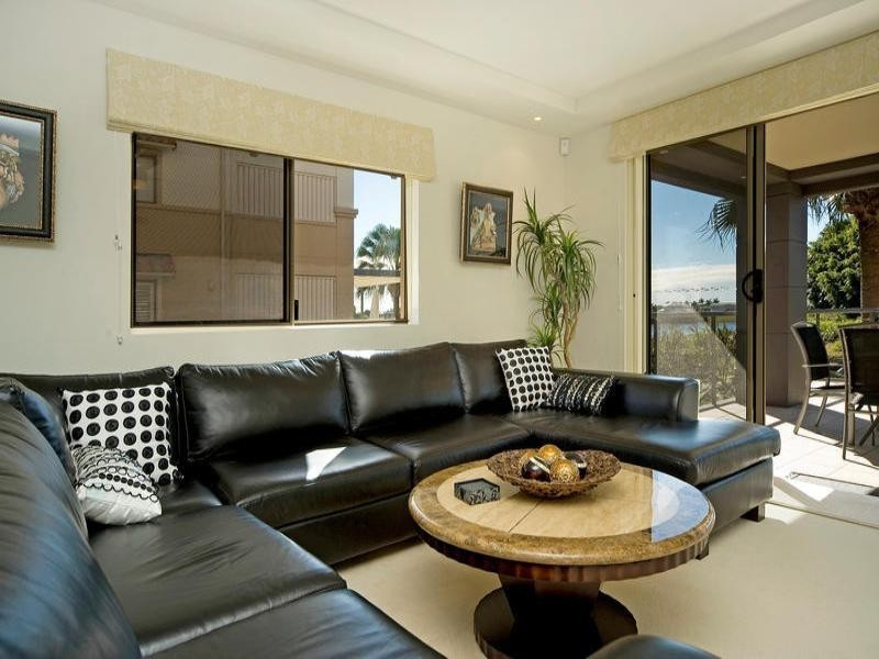 8421 Magnolia Drive East, Hope Island QLD 4212