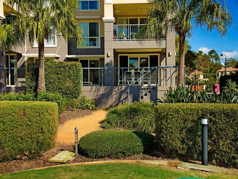 8421 Magnolia Drive East, Hope Island QLD 4212