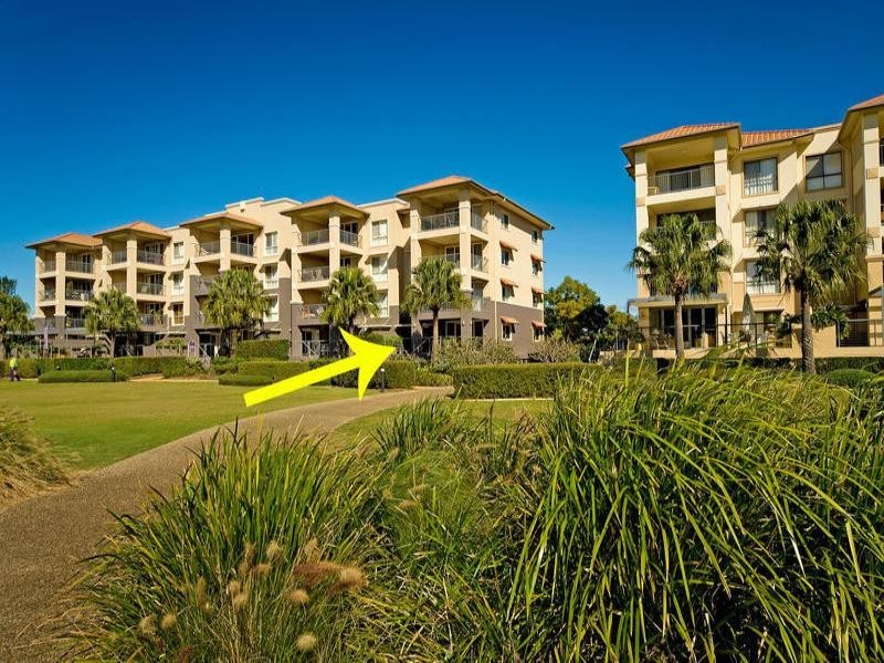 8421 Magnolia Drive East, Hope Island QLD 4212