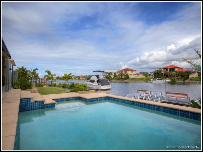 8 Mandolin Avenue, Helensvale QLD 4212