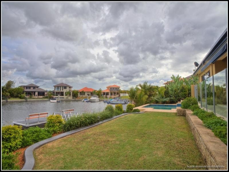 8 Mandolin Avenue, Helensvale QLD 4212