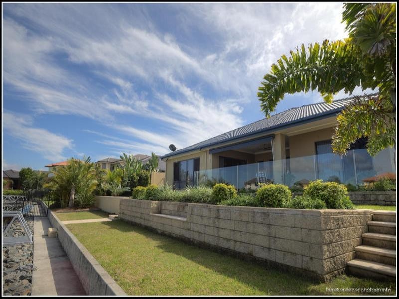 8 Mandolin Avenue, Helensvale QLD 4212