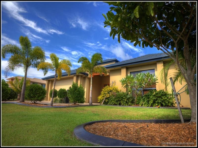 8 Mandolin Avenue, Helensvale QLD 4212