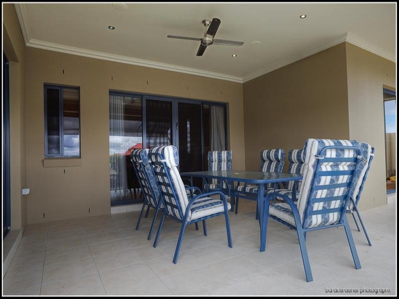 8 Mandolin Avenue, Helensvale QLD 4212