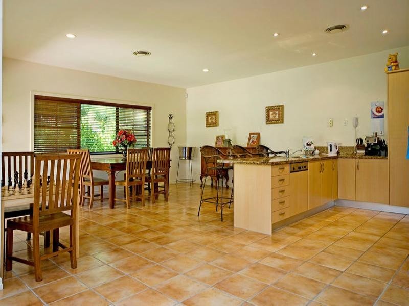 Hope Island QLD 4212