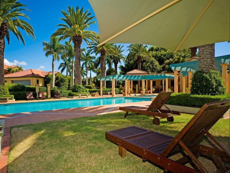 Hope Island QLD 4212