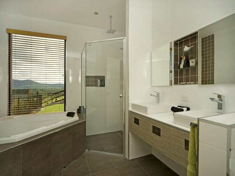 12 Summer Hill Crescent, Maudsland QLD 4210