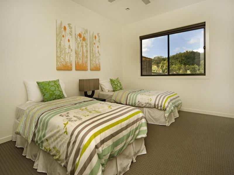 12 Summer Hill Crescent, Maudsland QLD 4210
