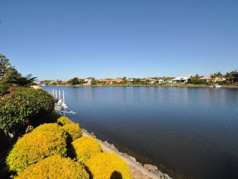 7 Glenwater Crescent, Helensvale QLD 4212