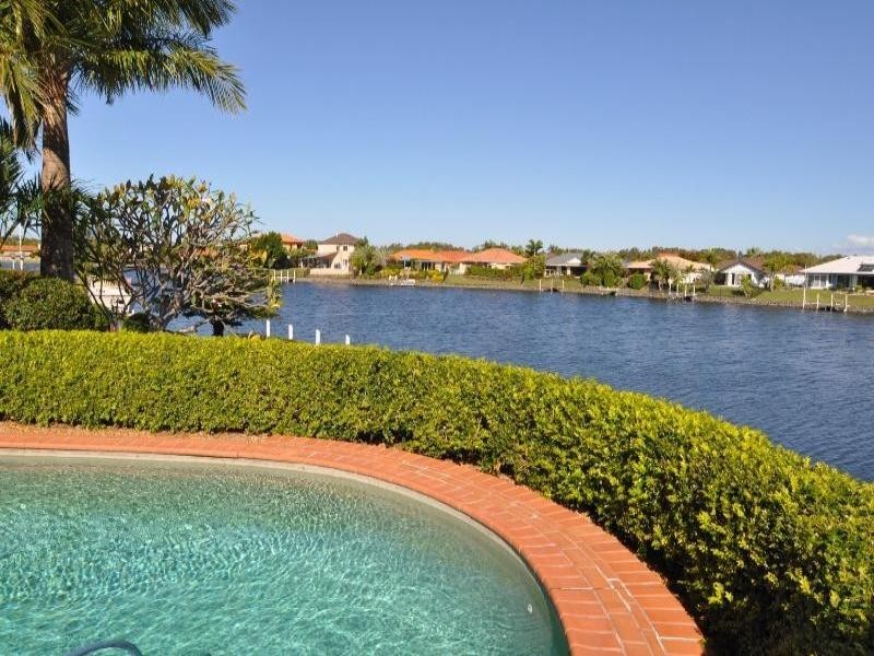 7 Glenwater Crescent, Helensvale QLD 4212