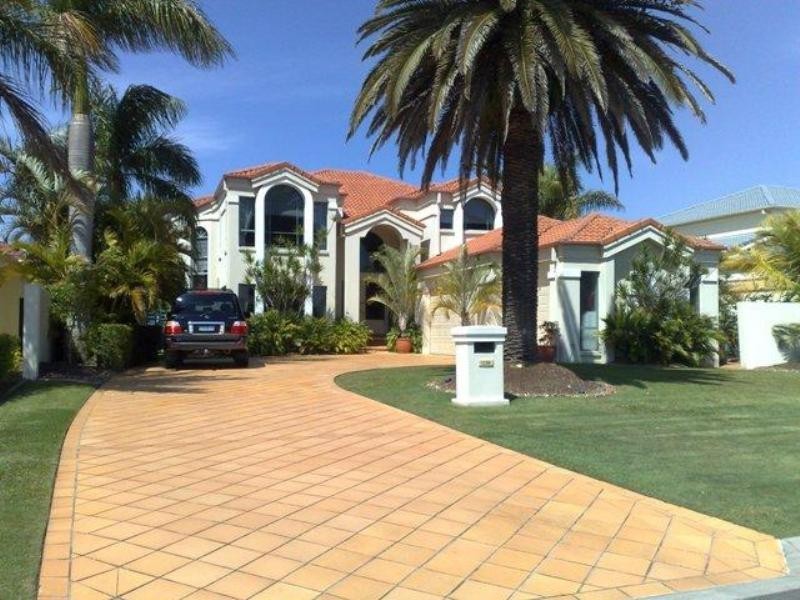 Hope Island QLD 4212