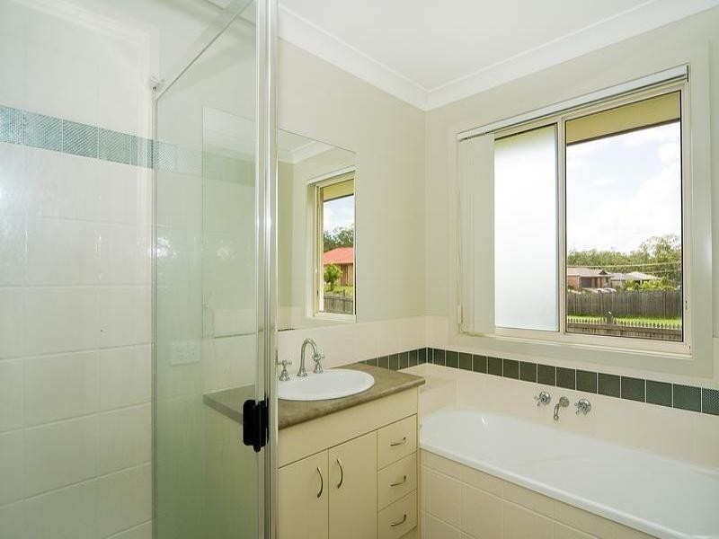 11 Collins Street, Collingwood Park QLD 4301