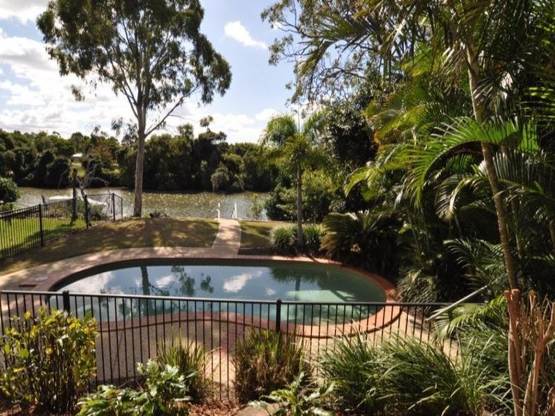 42 Saltwater Terrace, Helensvale QLD 4212