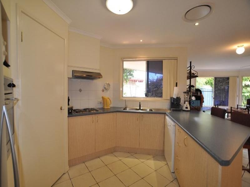 28 Roseapple Circuit, Oxenford QLD 4210