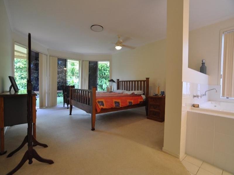 28 Roseapple Circuit, Oxenford QLD 4210