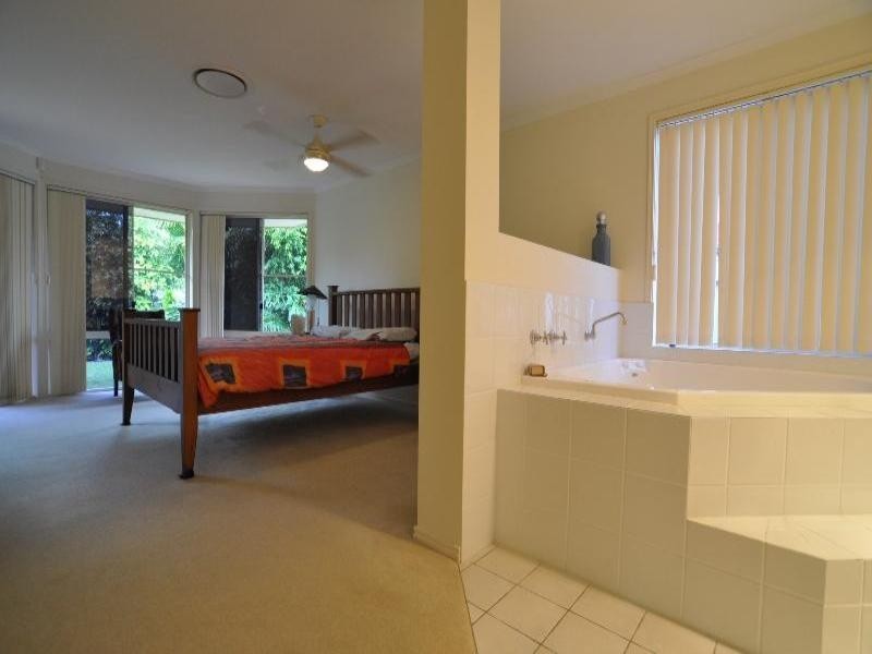 28 Roseapple Circuit, Oxenford QLD 4210