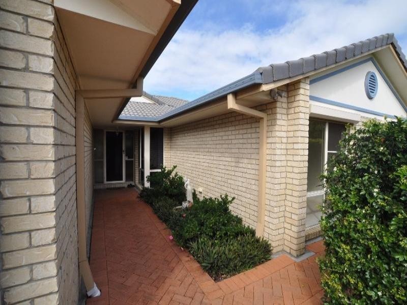 28 Roseapple Circuit, Oxenford QLD 4210