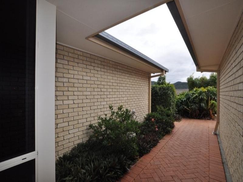 28 Roseapple Circuit, Oxenford QLD 4210