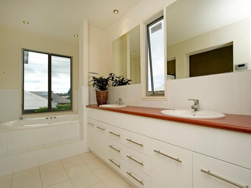 26 Ragamuffin Drive West, Coomera QLD 4209