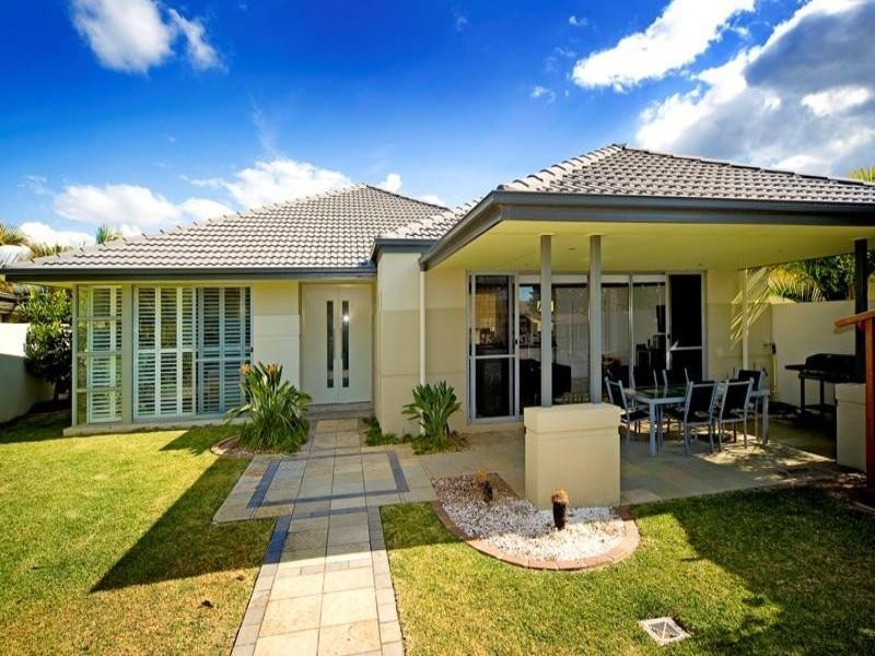 2354 Belmont Court East, Hope Island QLD 4212