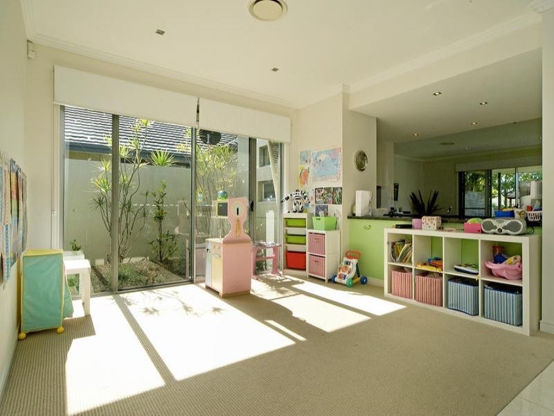 2354 Belmont Court East, Hope Island QLD 4212