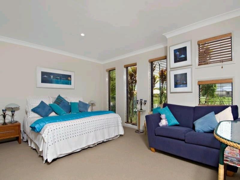 18 Essen Place, Oxenford QLD 4210