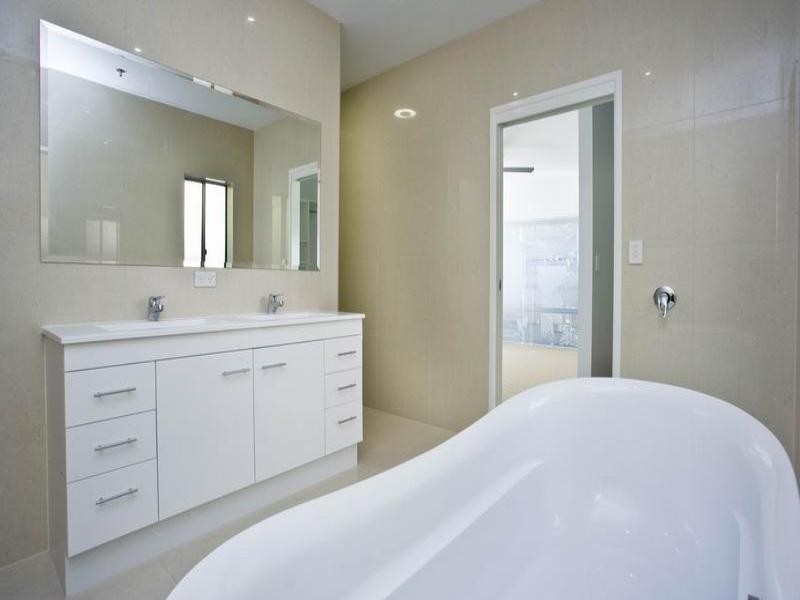 Hope Island QLD 4212