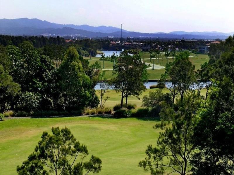 9134 Peter Senior Drive, Hope Island QLD 4212