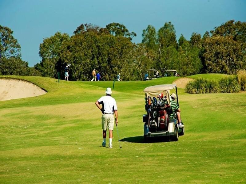 9134 Peter Senior Drive, Hope Island QLD 4212