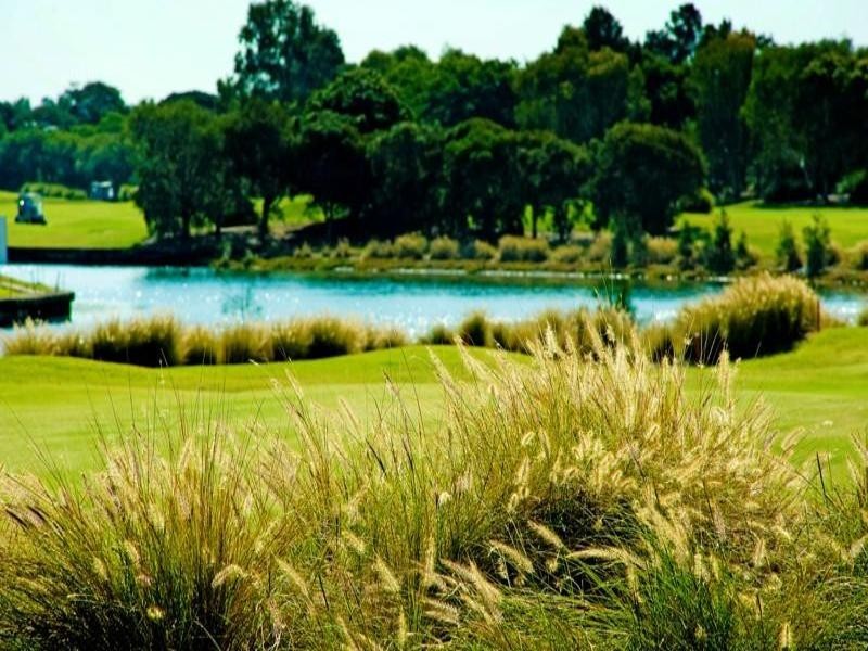 9139 Peter Senior Drive, Hope Island QLD 4212