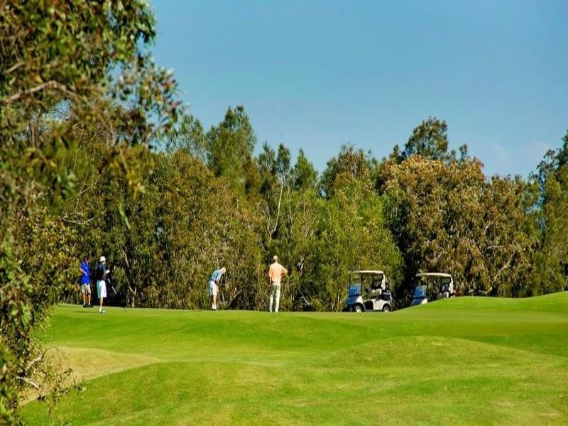 9139 Peter Senior Drive, Hope Island QLD 4212