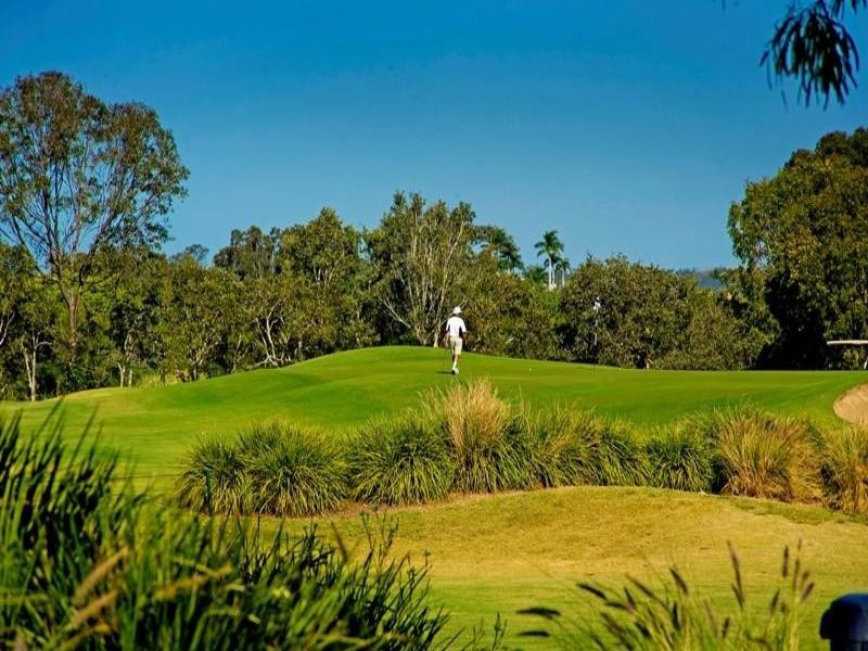 9139 Peter Senior Drive, Hope Island QLD 4212