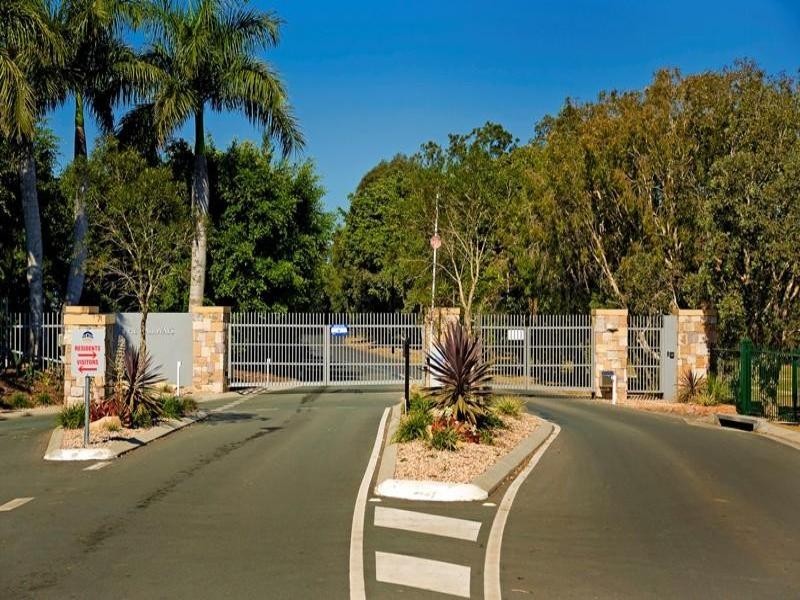 9139 Peter Senior Drive, Hope Island QLD 4212