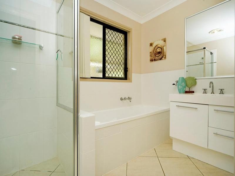 11 Mcnamara Court, Oxenford QLD 4210