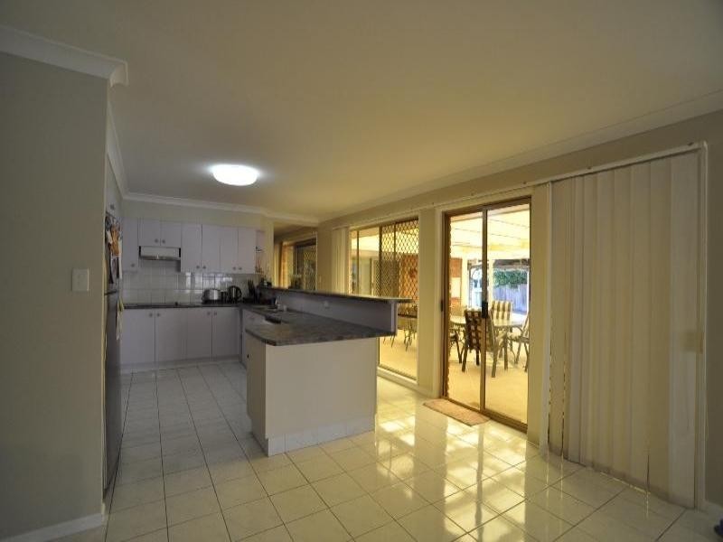 26 Lakewood Court, Helensvale QLD 4212