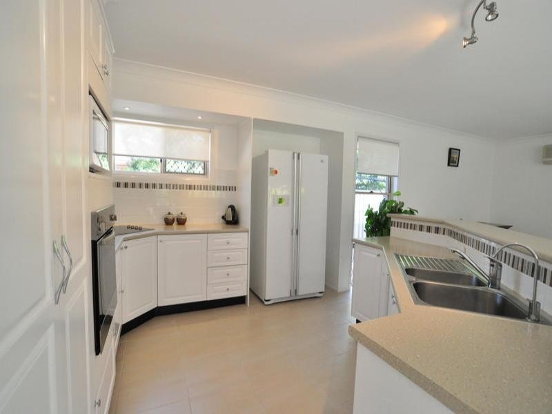 2 Arlene Park Terrace, Helensvale QLD 4212