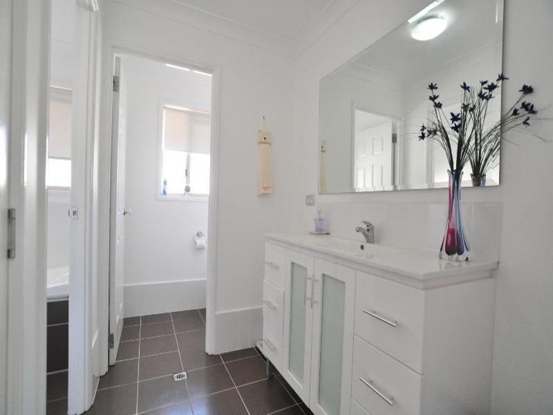 2 Arlene Park Terrace, Helensvale QLD 4212