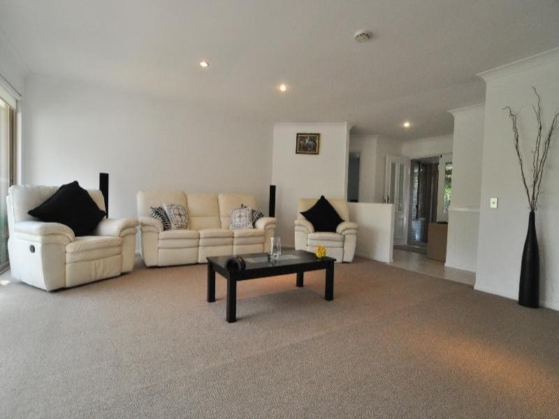 2 Arlene Park Terrace, Helensvale QLD 4212