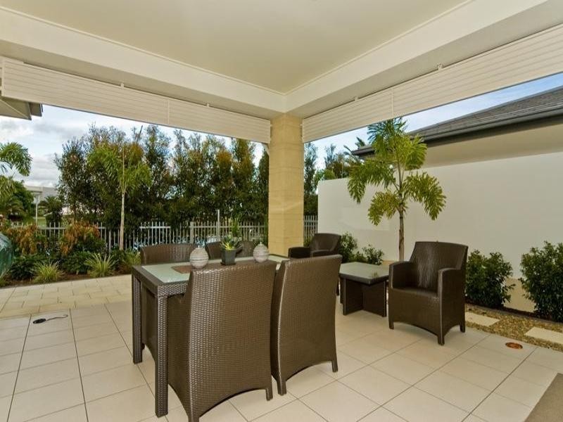 Hope Island QLD 4212