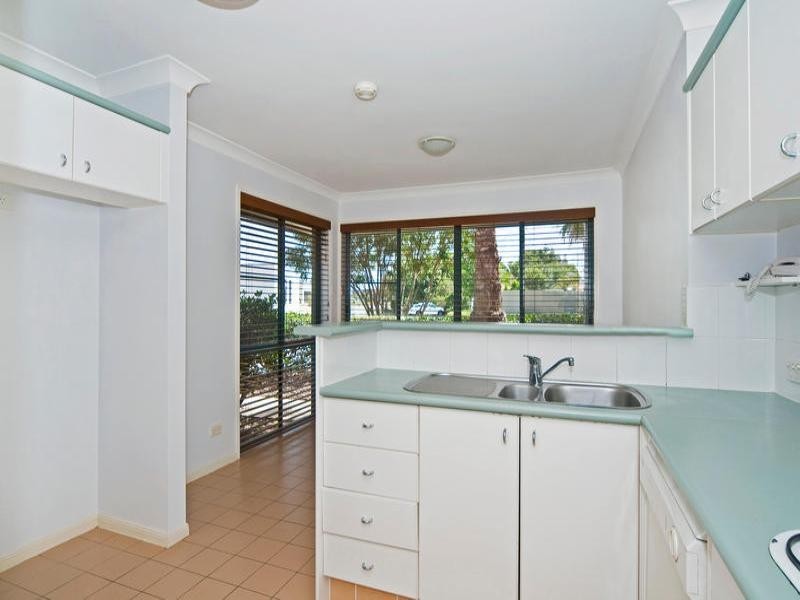 18/19 Santa Barbara Road, Hope Island QLD 4212