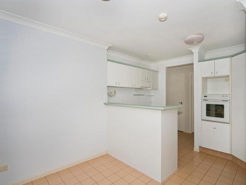 18/19 Santa Barbara Road, Hope Island QLD 4212