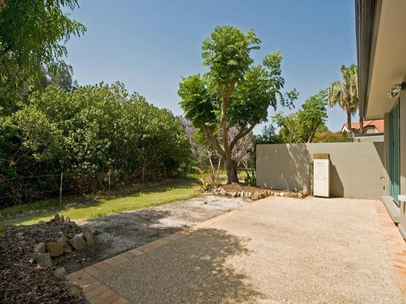 18/19 Santa Barbara Road, Hope Island QLD 4212