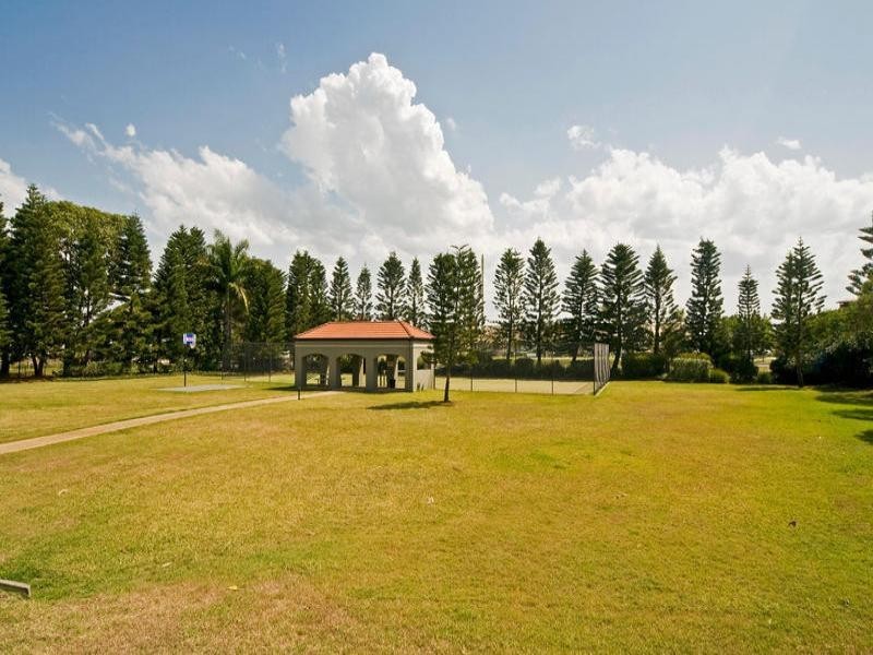 18/19 Santa Barbara Road, Hope Island QLD 4212