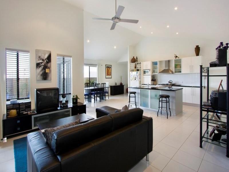 15 Abercrombie Court, Upper Coomera QLD 4209