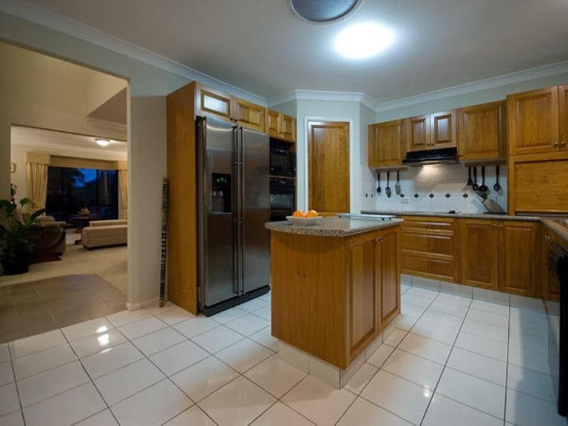 104 Sheehan Avenue, Hope Island QLD 4212