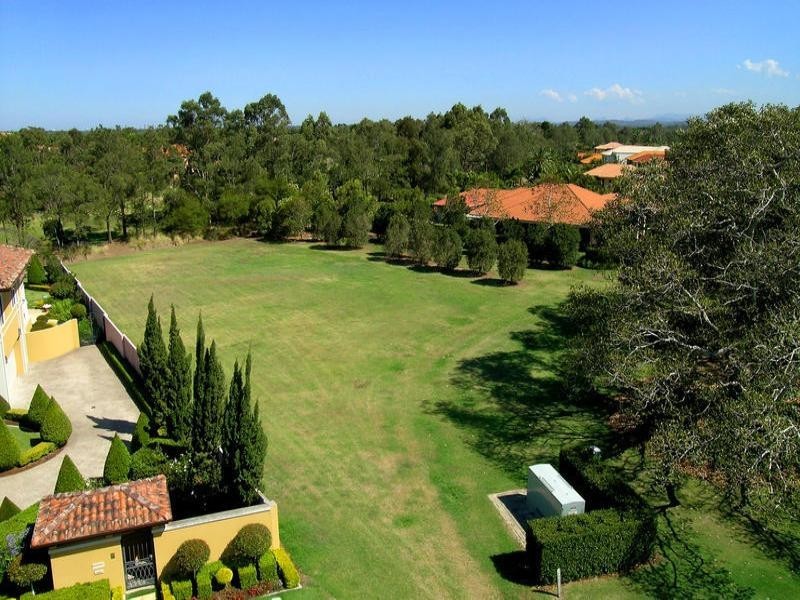 3183 Riverleigh Drive, Hope Island QLD 4212