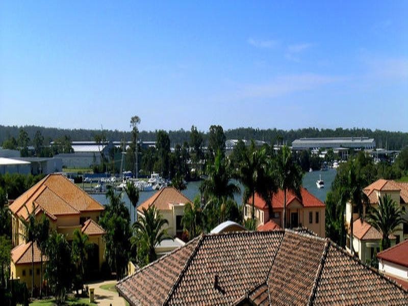 3183 Riverleigh Drive, Hope Island QLD 4212