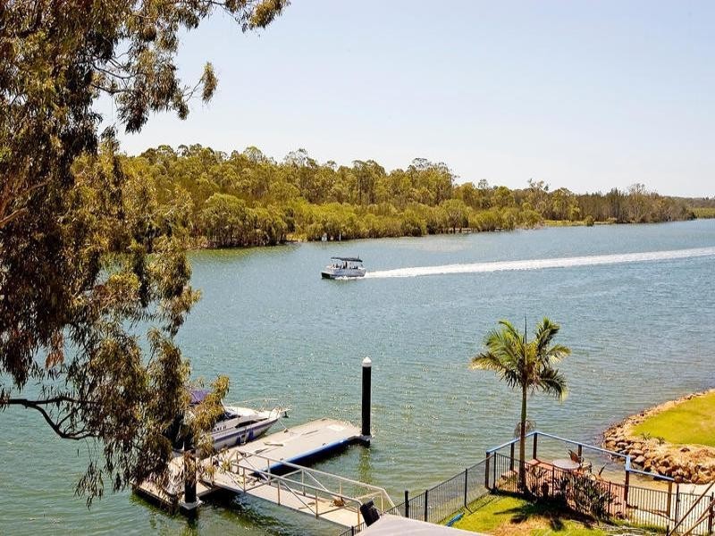 42 Chindrina Street, Hope Island QLD 4212