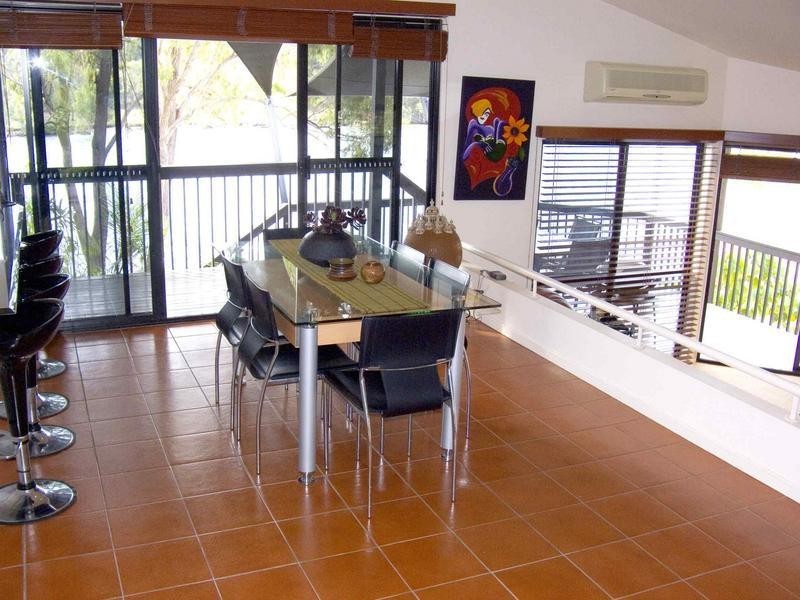 42 Chindrina Street, Hope Island QLD 4212